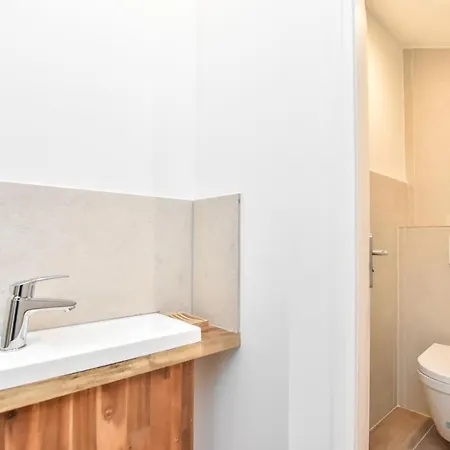 Cmg Place De La Nation / Voltaire باريس