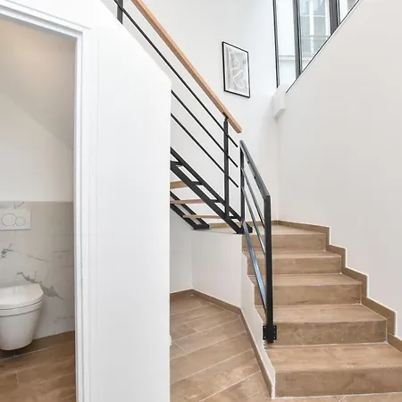 Cmg Place De La Nation / Voltaire * باريس