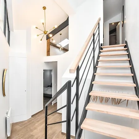 Cmg Place De La Nation / Voltaire * باريس