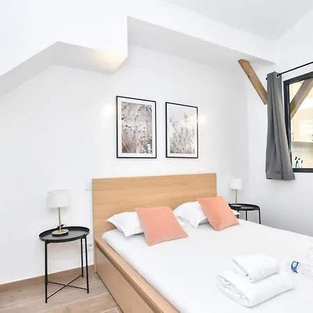 Cmg Place De La Nation / Voltaire * باريس