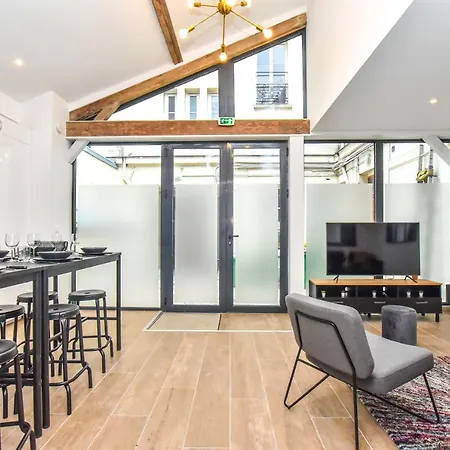 Cmg Place De La Nation / Voltaire باريس
